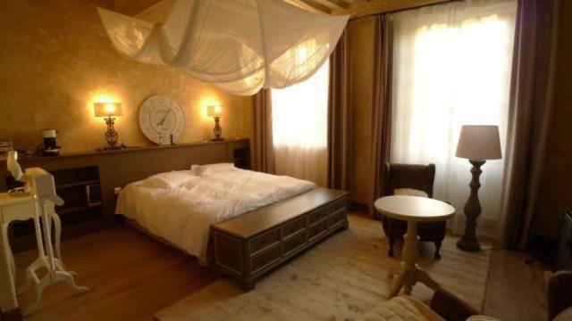 Les Demeures De Marie Bed & Breakfast Pace  Ngoại thất bức ảnh